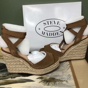 NWT 🏷 Wedges